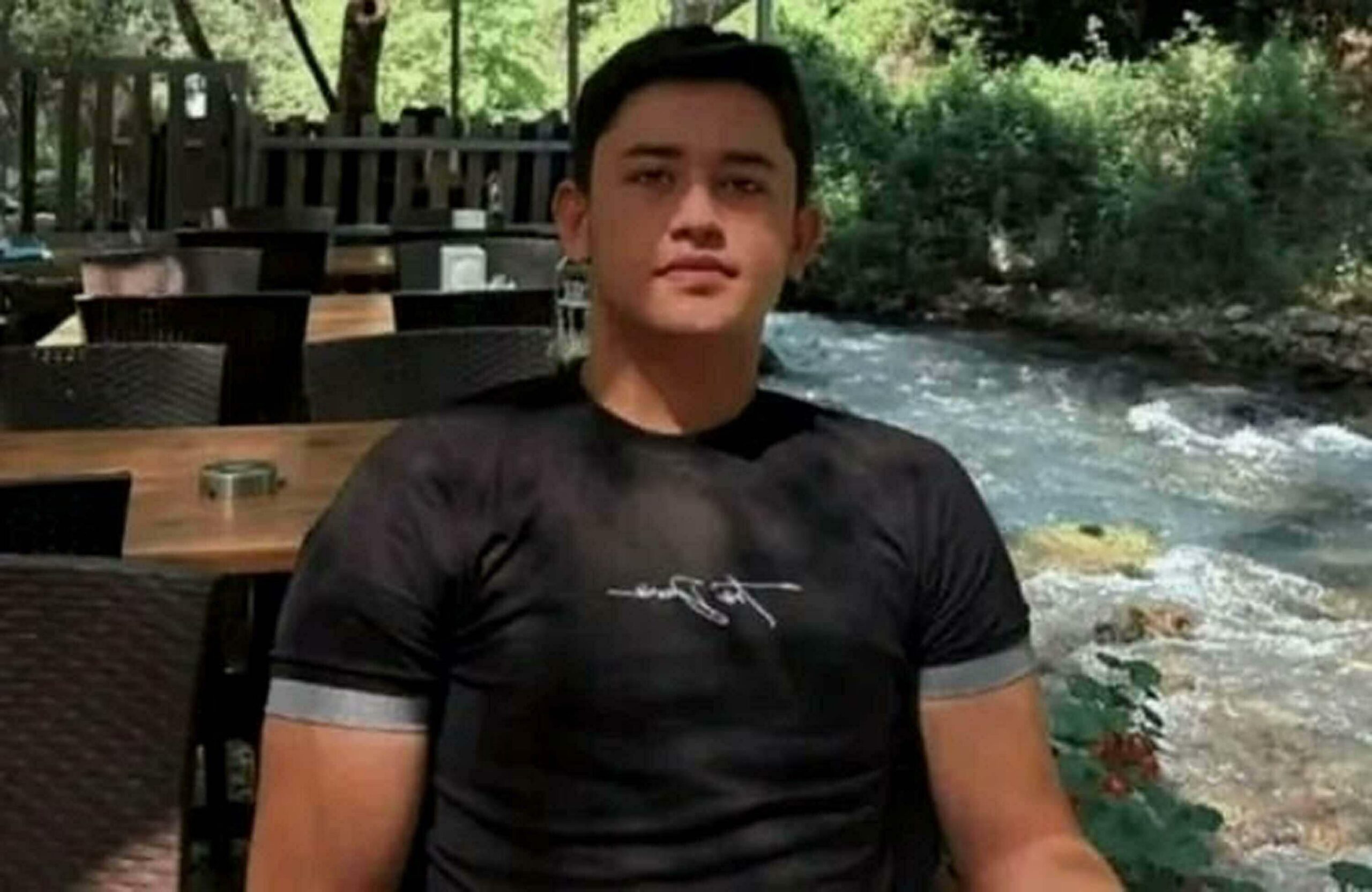 Muğla’nın Marmaris ilçesinde, bir teknede çıkan kavgada 20 yaşındaki Arda