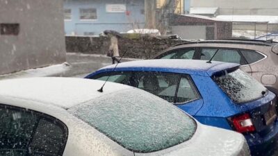 Ardahan’da sabah saatlerinde etkili olan yoğun kar yağışı, kent merkezini