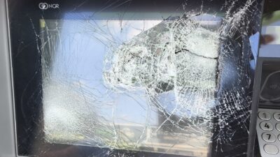 Adana’nın Seyhan ilçesinde kimliği belirsiz kişi ya da kişiler, banka