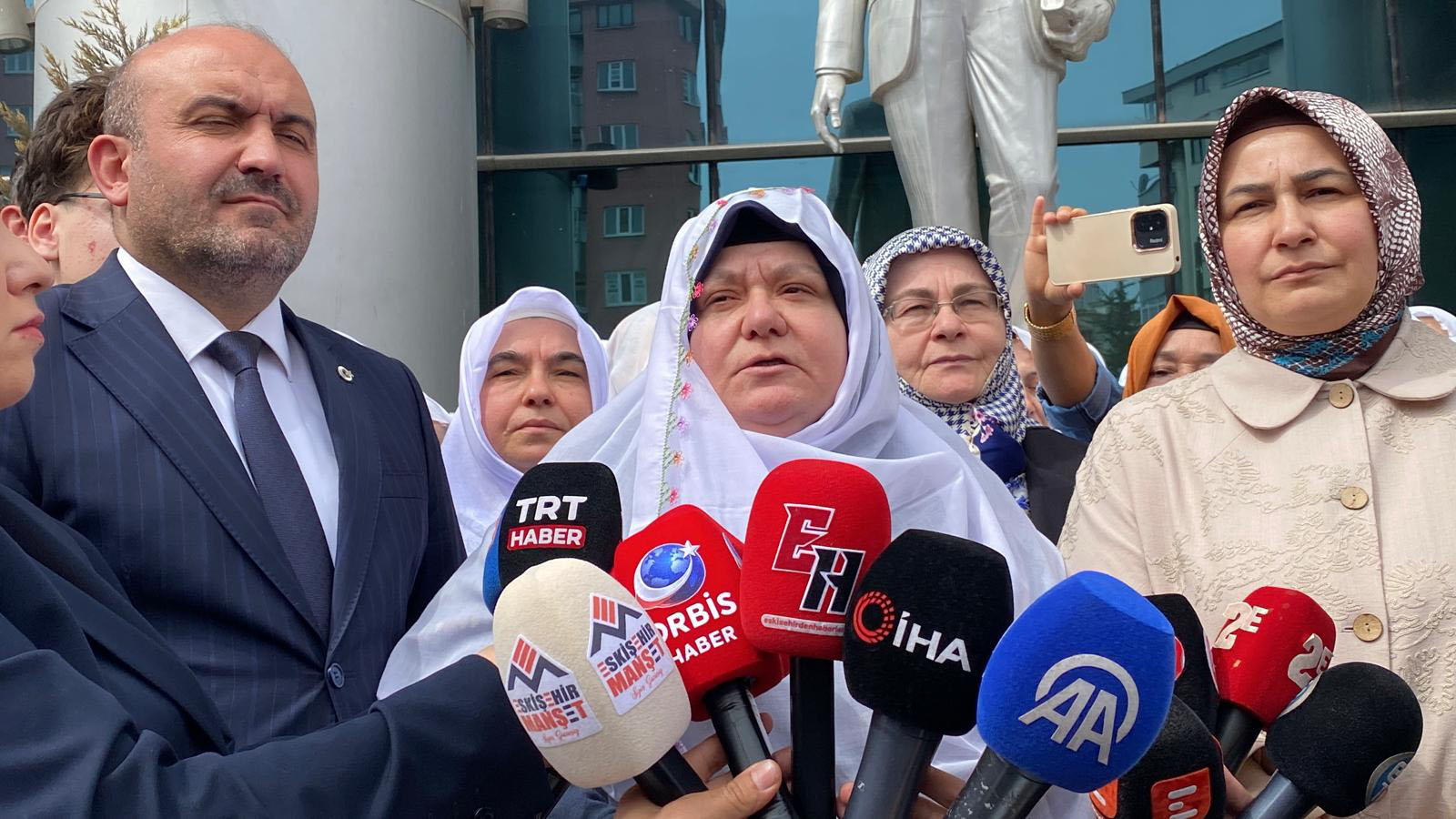 Eskişehir’in Mihalgazi Belediye Başkanı Zeynep Güneş Akgün’ü giydiği geleneksel kıyafetler
