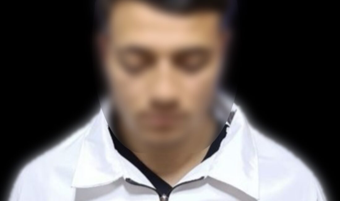 Beşiktaş Çarşı’da devriye ekiplerinin şüphe üzerine durdurduğu 17 yaşındaki B.D.’nin