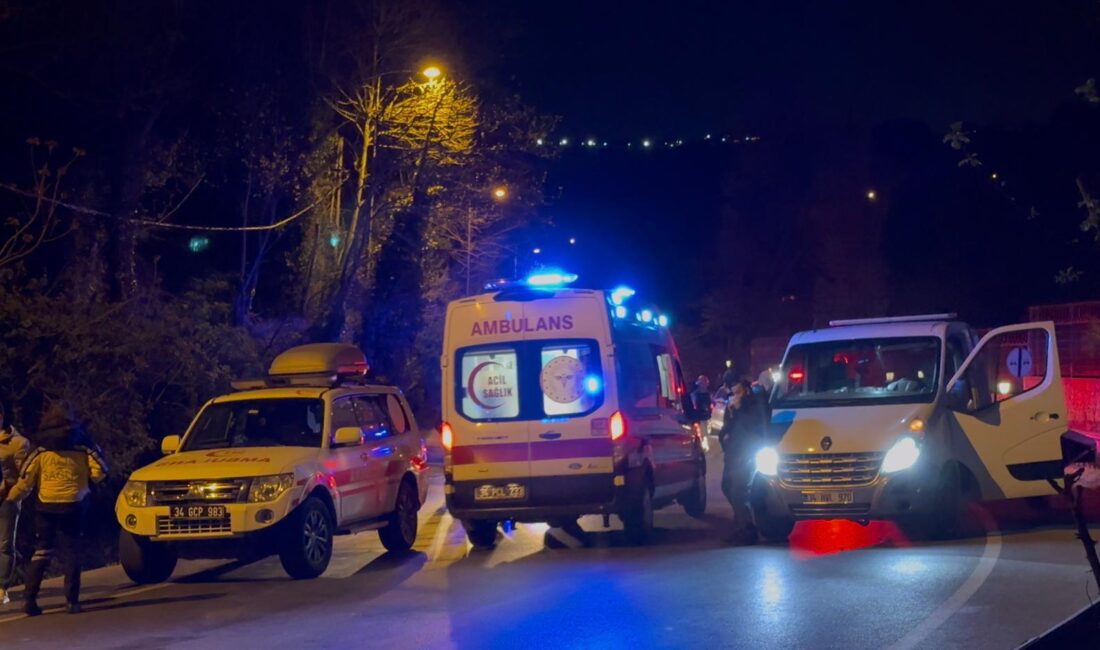 İstanbul Beykoz’da servis minibüsü ile otomobilin kafa kafaya çarpışması sonucu