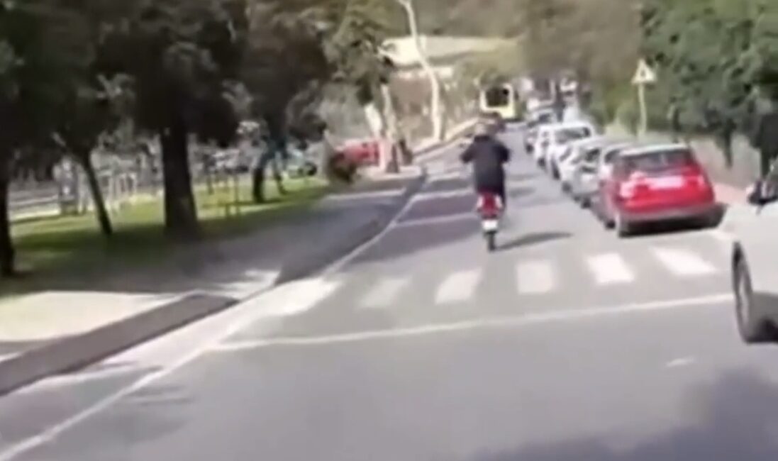 Beykoz’da trafiğin yoğun olduğu saatlerde motosikletiyle tehlikeli hareketler yaparak diğer