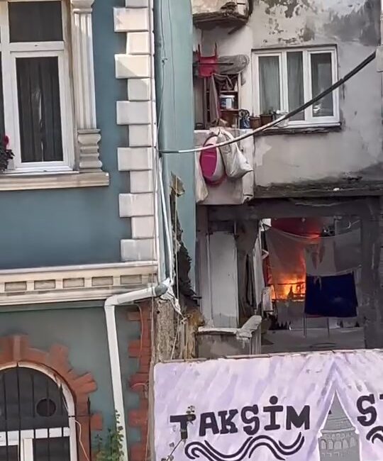 &nbsp; İstanbul Beyoğlu’nda 5 katlı bir binanın bodrum katında kaynak