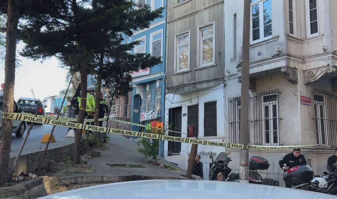 İstanbul Beyoğlu’nda, bodrum katındaki evinde hareketsiz yatan ve üzerinden kimlik