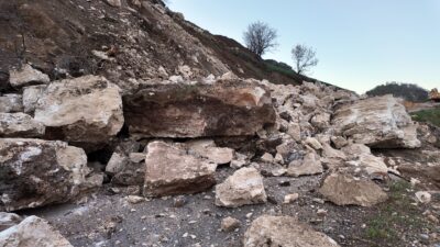 Bingöl merkeze bağlı Elmalı köyü Alatepe mezrasında, etkili olan yağışların