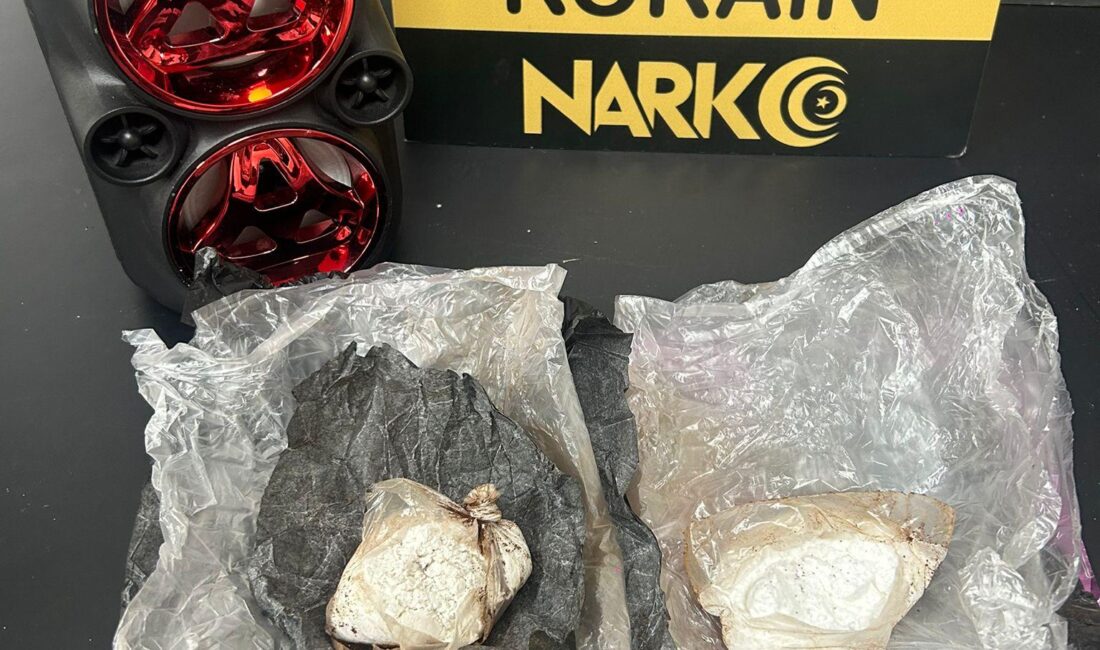 Muğla’nın Bodrum ilçesinde narkotik polislerinin gerçekleştirdiği uyuşturucu operasyonunda, kargo yoluyla