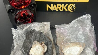 Muğla’nın Bodrum ilçesinde narkotik polislerinin gerçekleştirdiği uyuşturucu operasyonunda, kargo yoluyla