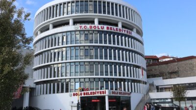 Bolu Cumhuriyet Başsavcılığı tarafından yürütülen rüşvet soruşturması kapsamında gözaltına alınan