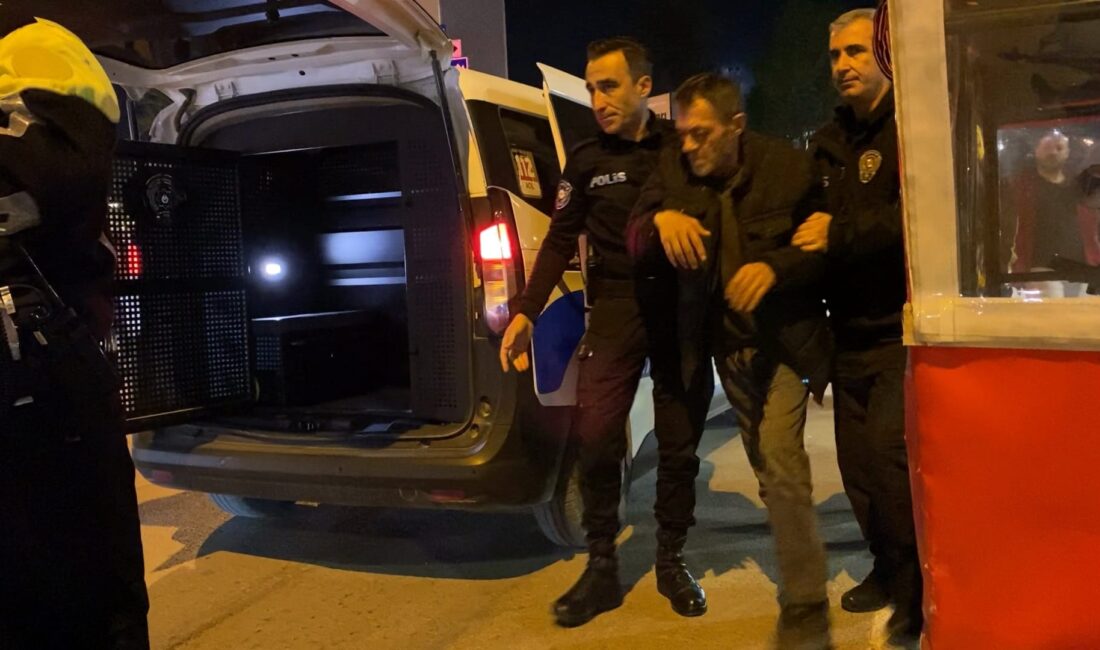 BURSA – Bursa’nın İnegöl ilçesinde, Galatasaray’ın derbi galibiyetini kutlamak için