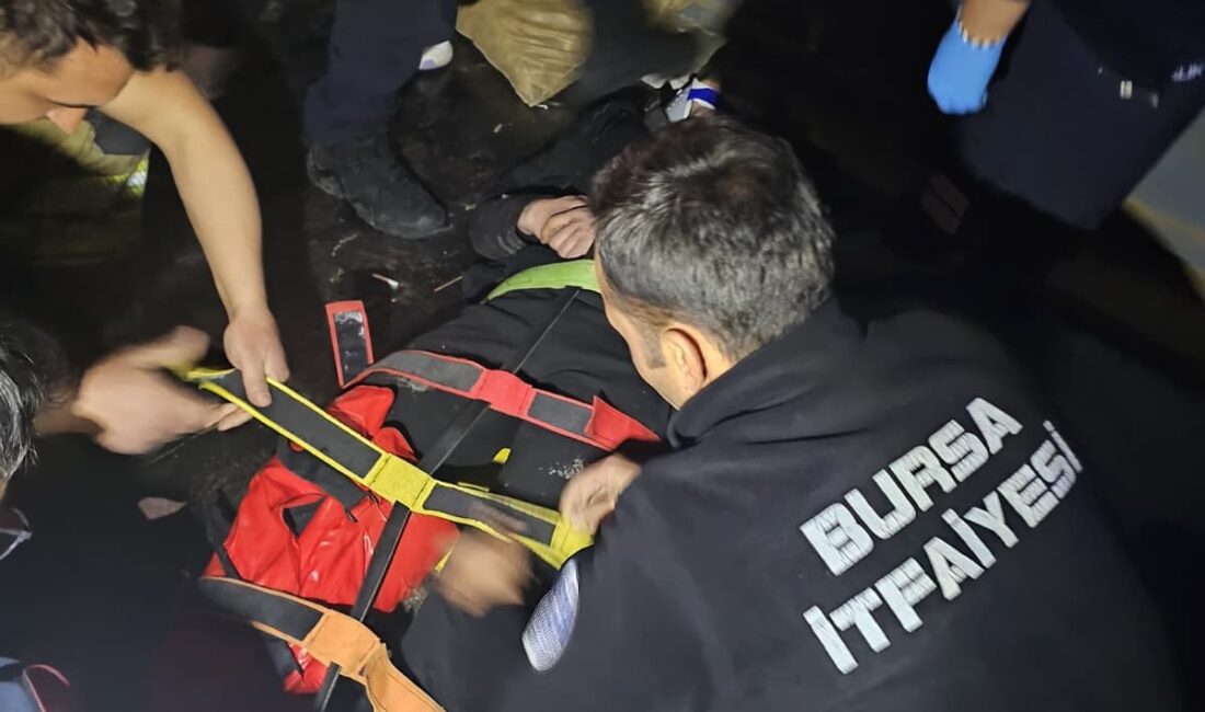 Bursa’nın İnegöl ilçesinde bir mobilya fabrikasında asansör boşluğuna düşen 17