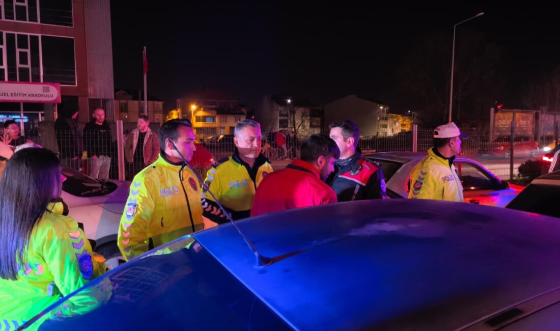 Bursa’nın İnegöl ilçesinde meydana gelen zincirleme trafik kazasında 5 kişi