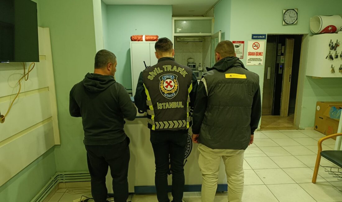 İstanbul Büyükçekmece’de trafikte yaşanan “yol verme” tartışması, bir sürücünün aracına