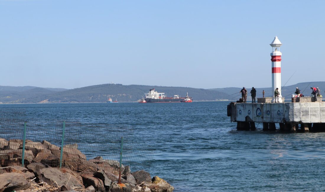Çanakkale Boğazı’nda 274 metre uzunluğundaki ham petrol tankerinin makine arızası
