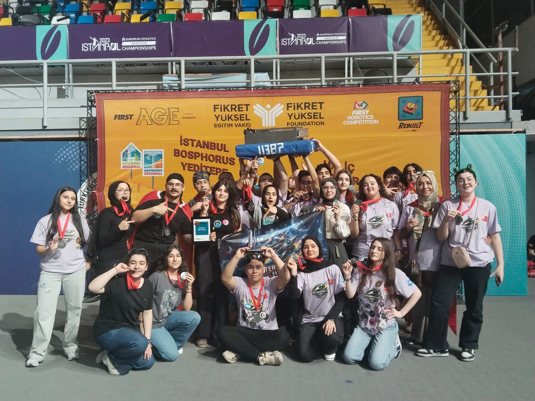 Bursa’nın Yıldırım ilçesinde bulunan Nuri Nihat Aslanoba Anadolu Lisesi öğrencileri,