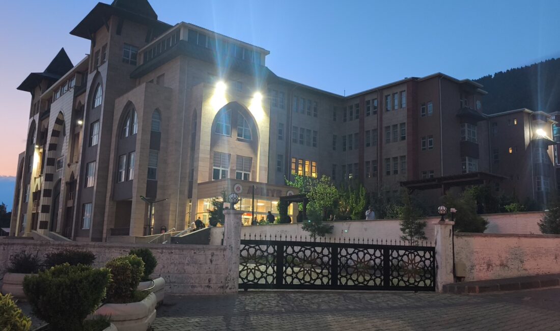 Kahramanmaraş merkezli depremlerde 35 kişinin yaşamını yitirdiği Ezgi Apartmanı’nın yıkılmasına