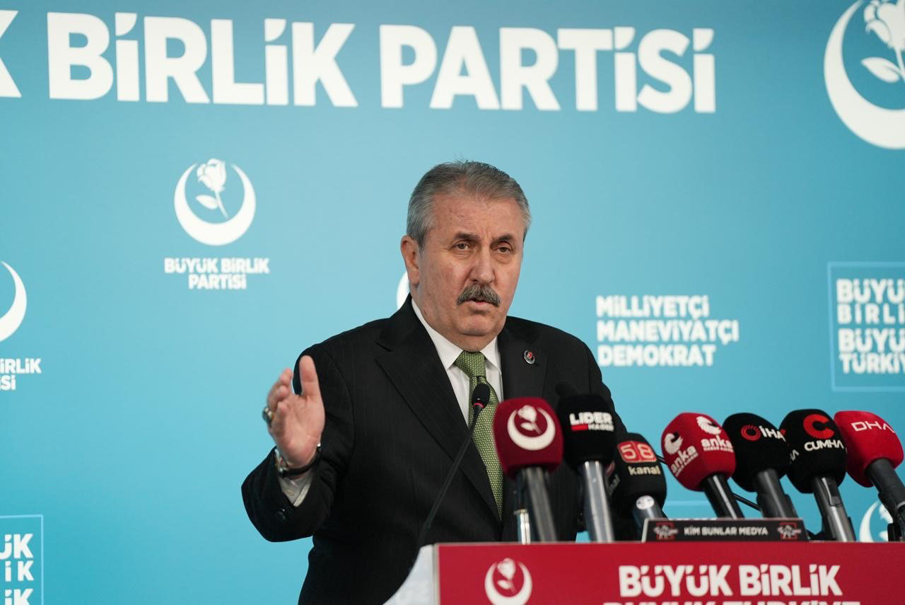 Büyük Birlik Partisi (BBP) Genel Başkanı Mustafa Destici, İsrail’in Lübnan’a