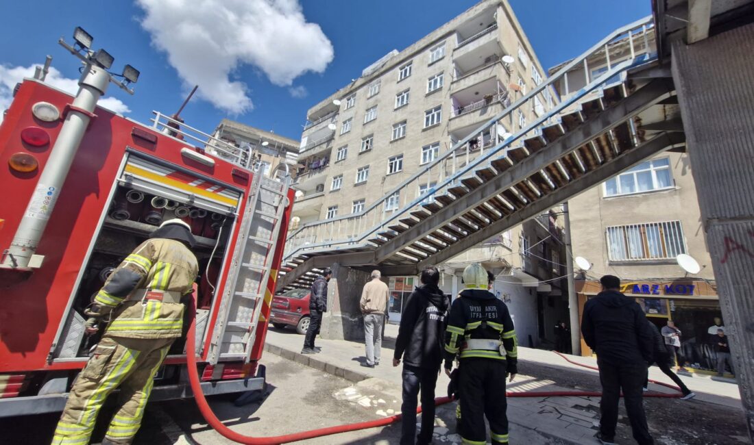 &nbsp; Diyarbakır’ın Bağlar ilçesinde 6 katlı bir apartmanın bacasında çıkan