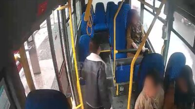 Düzce’de halk otobüsü şoförü Cemalettin Bozkurt, durakta beklediği sırada fenalaşan