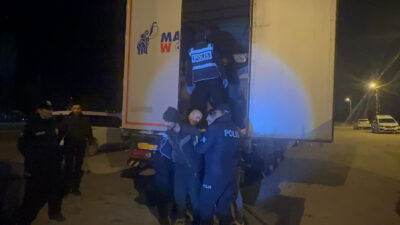 Tokat’ın Erbaa ilçesinde gerçekleştirilen yol kontrol uygulaması sırasında durdurulan bir