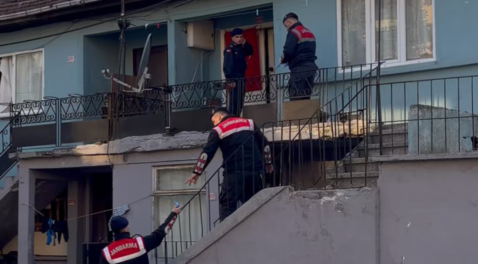 Düzce İl Jandarma Komutanlığı ekipleri tarafından düzenlenen operasyonda, bir evde