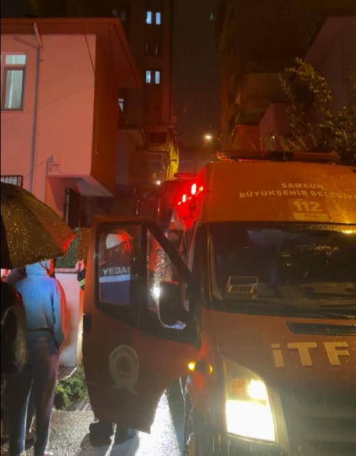 Samsun’un İlkadım ilçesinde bir evde elektrikli sobanın alev alması sonucu