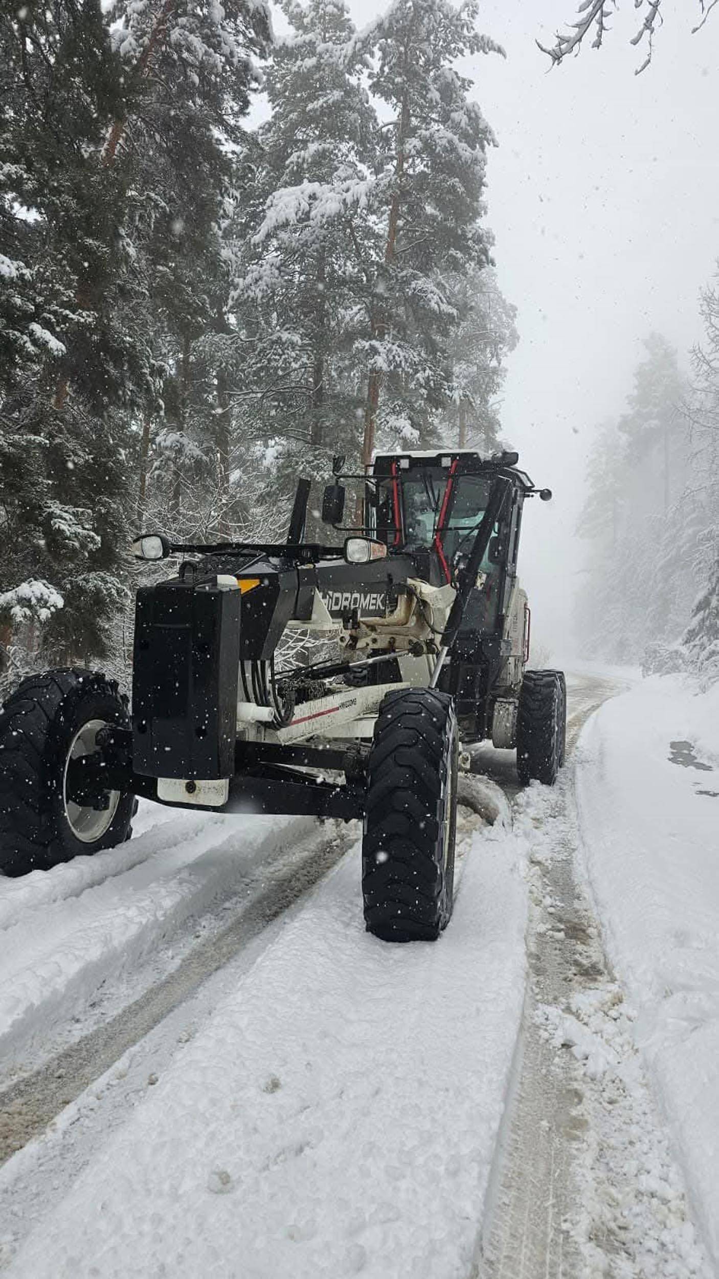 &nbsp; Doğu Anadolu Bölgesi’nde hafta sonu etkisini artıran yoğun kar