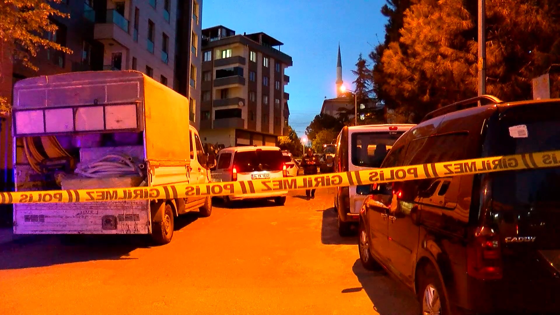 İstanbul Eyüpsultan’da İGDAŞ ekiplerinin yürüttüğü doğal gaz çalışması sırasında, yerin