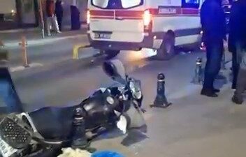 İstanbul Fatih’te ambulans ile motosikletin çarpışması sonucu meydana gelen feci