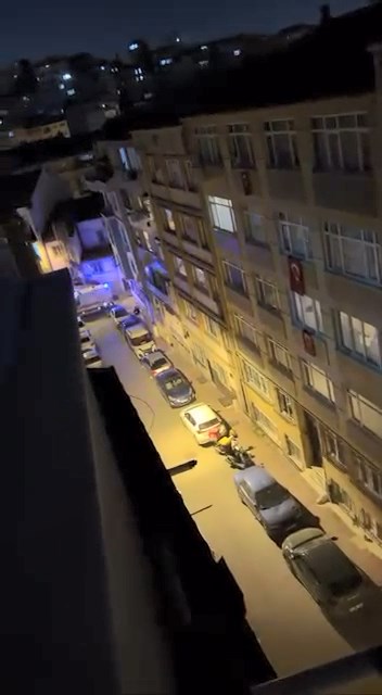 İstanbul Fatih’te rahatsızlanan bir vatandaş, ambulansın hatalı park edilen araçlar