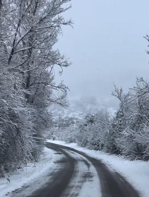 BOLU’nun Gerede ilçesinde sabah saatlerinde etkili olan kar yağışı, kenti