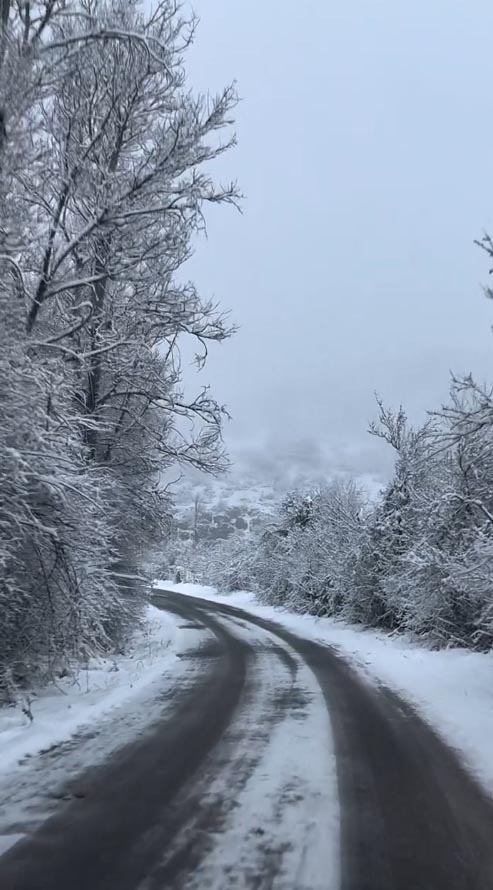 BOLU’nun Gerede ilçesinde sabah saatlerinde etkili olan kar yağışı, kenti