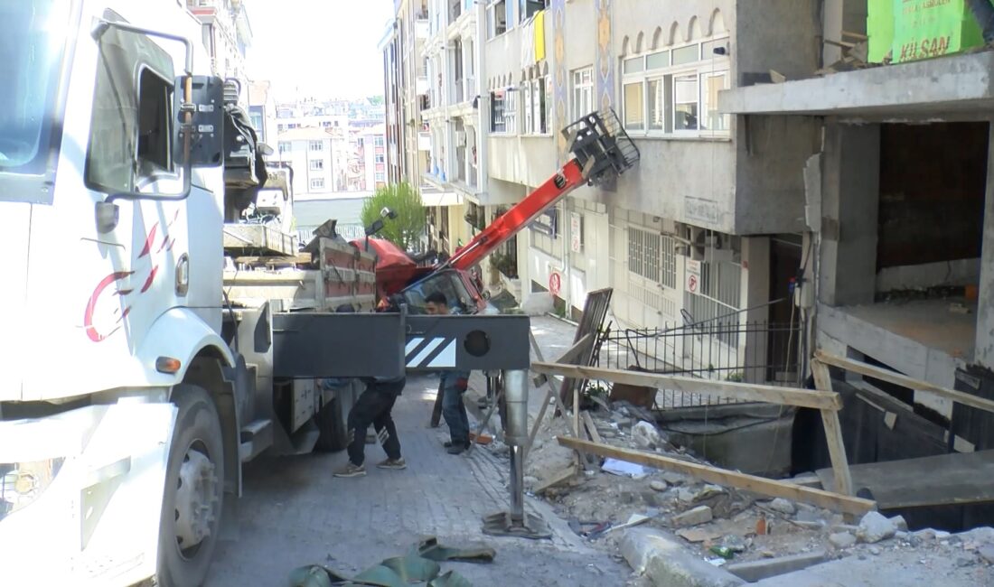 İstanbul Güngören’de yokuş yukarı çıktığı sırada kontrolden çıkarak geri kayan