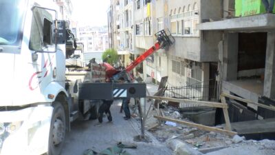 İstanbul Güngören’de yokuş yukarı çıktığı sırada kontrolden çıkarak geri kayan
