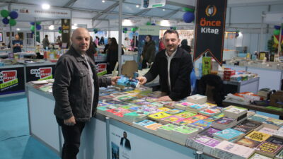 Rizeli gazeteci Aytekin Kalender, haber çalışması için gittiği bir köyde