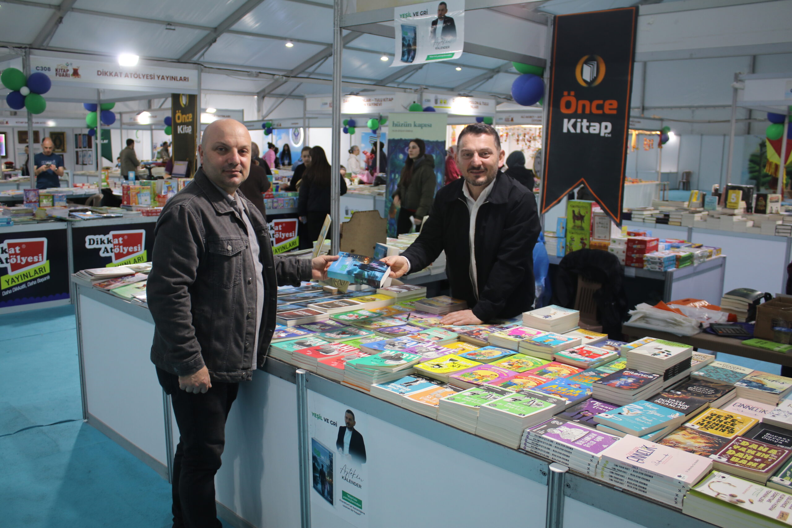 Rizeli gazeteci Aytekin Kalender, haber çalışması için gittiği bir köyde