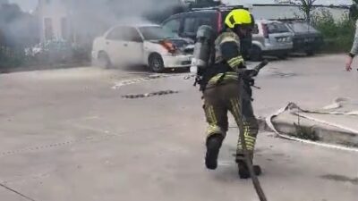 BURSA – Bursa’nın Karacabey ilçesinde, hastane otoparkında park halindeyken aniden