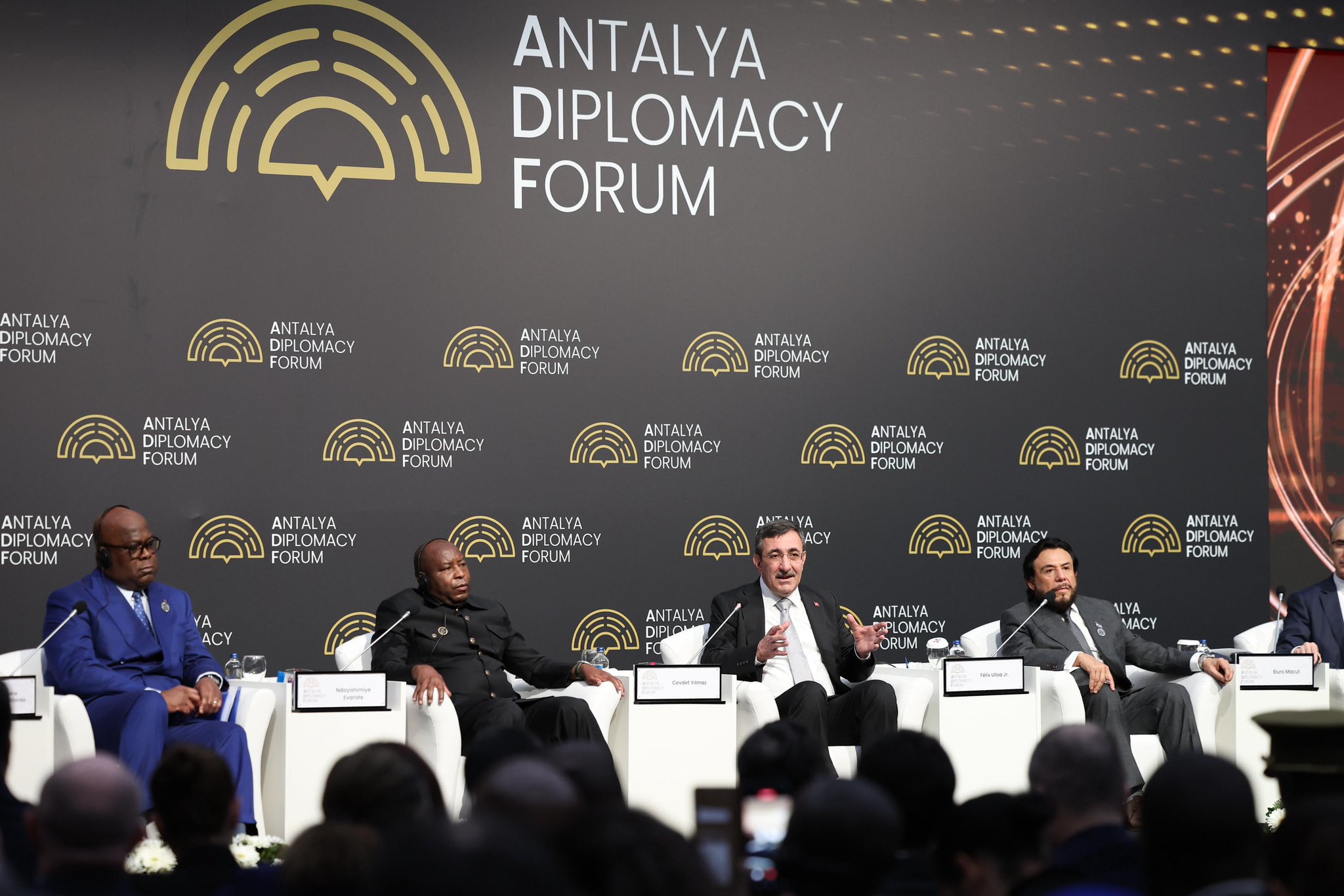 Antalya Diplomasi Forumu 2026’da konuşan Cumhurbaşkanı Yardımcısı Cevdet Yılmaz, küresel