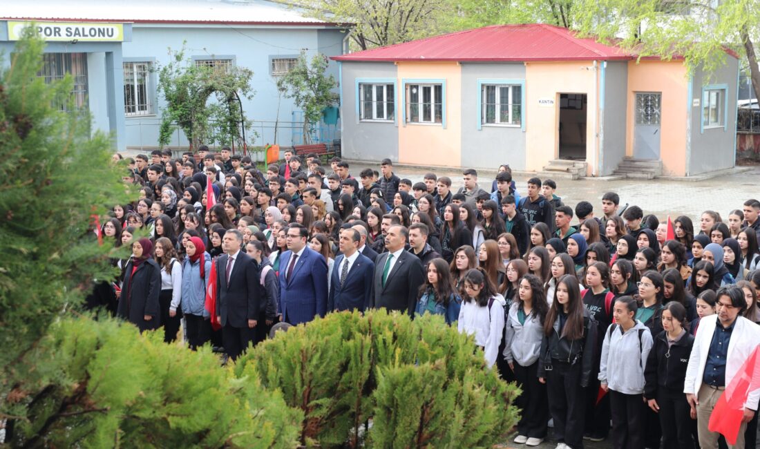 IĞDIR / TEKHA Iğdır Valisi Ercan Turan, okul ziyaretleri programı