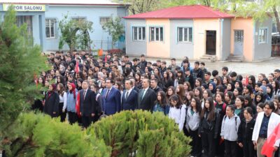 IĞDIR / TEKHA Iğdır Valisi Ercan Turan, okul ziyaretleri programı