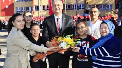 ADANA / TEKHA Adana Valisi Mustafa Yavuz, DSİ Baraj Ortaokulunda