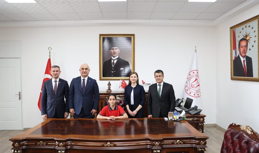 MUŞ / TEKHA Muş Valisi Avni Çakır, 23 Nisan Ulusal