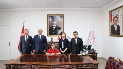 MUŞ / TEKHA Muş Valisi Avni Çakır, 23 Nisan Ulusal