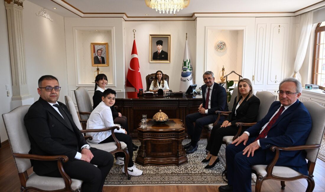 EDİRNE / TEKHA Edirne Valisi Yunus Sezer, 23 Nisan Ulusal