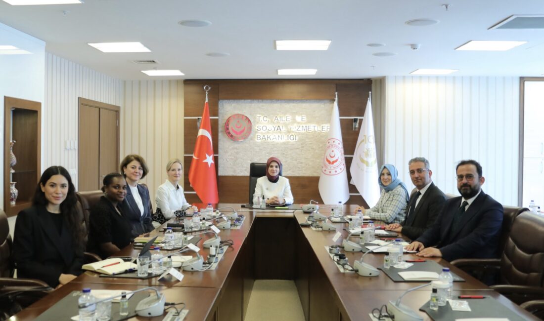 Aile ve Sosyal Hizmetler Bakanı Mahinur Özdemir Göktaş, sosyal ağ