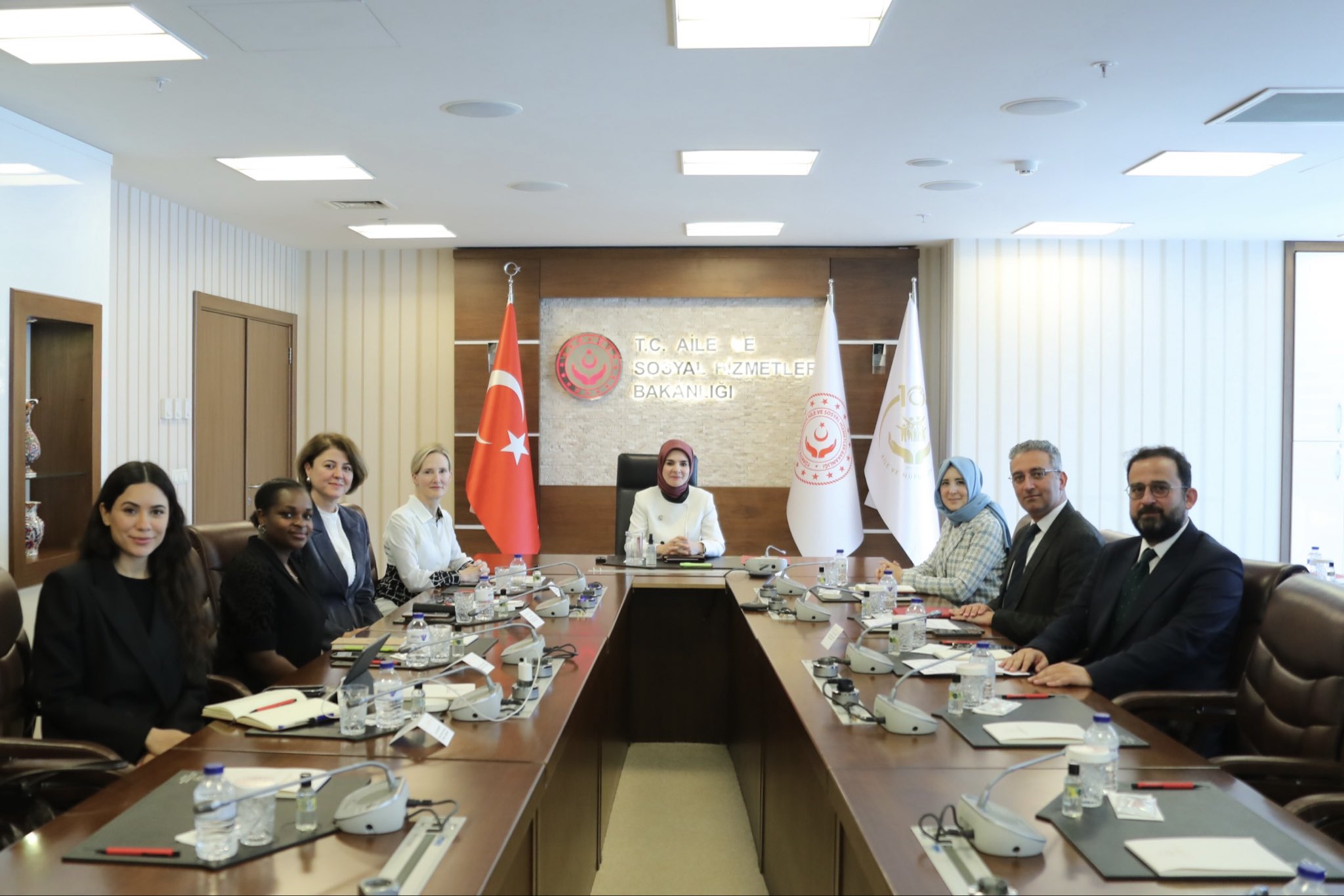 Aile ve Sosyal Hizmetler Bakanı Mahinur Özdemir Göktaş, sosyal ağ