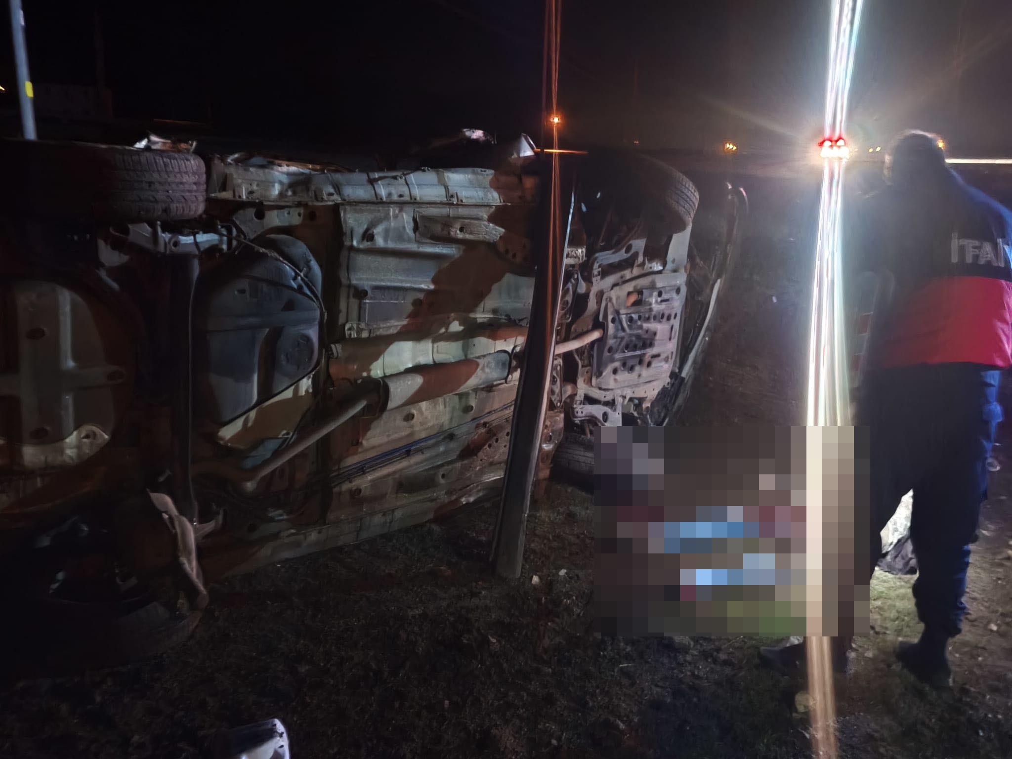 Iğdır-Doğubayazıt karayolunda kontrolden çıkarak şarampole devrilen otomobilin sürücüsü Mehmet Salih