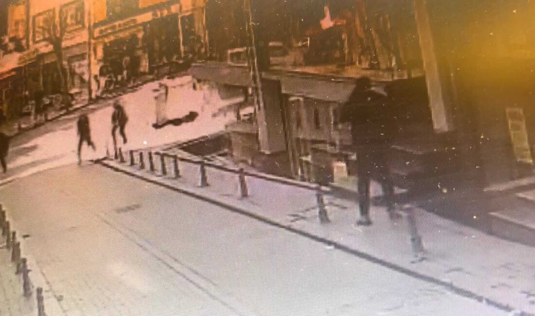 Fatih’te özel bir lojistik firmasında kurye olarak görev yapan yabancı