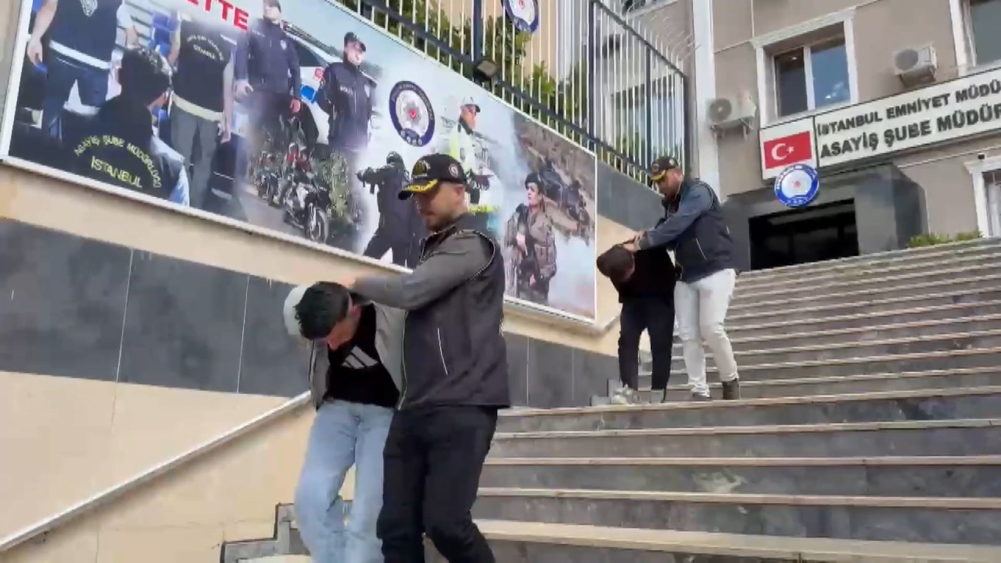 İstanbul’da kendilerini banka personeli olarak tanıtarak bir iş insanını 1