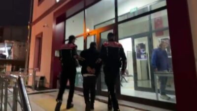 İzmir’de polis ekipleri tarafından gerçekleştirilen rutin GBT sorgulamasında, hakkında 10